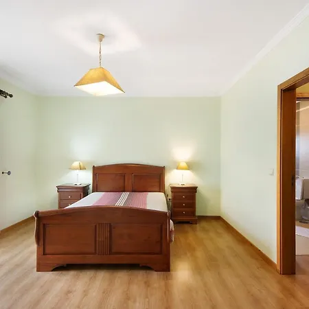 Vivenda Sol E Mar Holiday home *